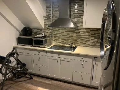 walking distance to Merivale & Meadowlands Image# 1