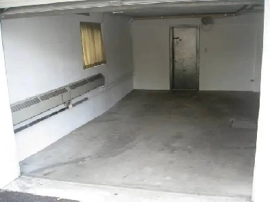 Garage, SEULEMENT Entreposage Auto ou Minivan, Saint(St)-Leonard Image# 1
