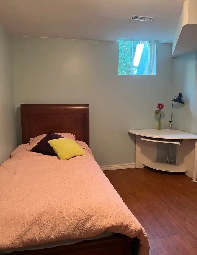 Large Room Near Algonquin Barrhaven Amazon Image# 1