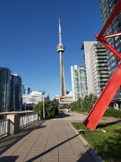 $2350 Toronto ALL-INCLUSIVE small furnished corner condo Image# 2