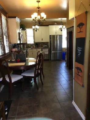 1911 Eatons Character home Image# 8