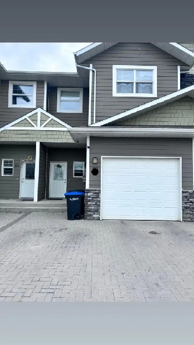 5 BED / 3 BATH Townhouse Image# 1