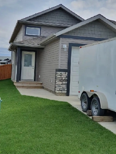 Exec. 3 Bed/2 Bath suite w/ Garage & All Utilities Inc. Internet Image# 10