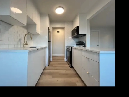 1 Bed 1 Bath Apartment Image# 1