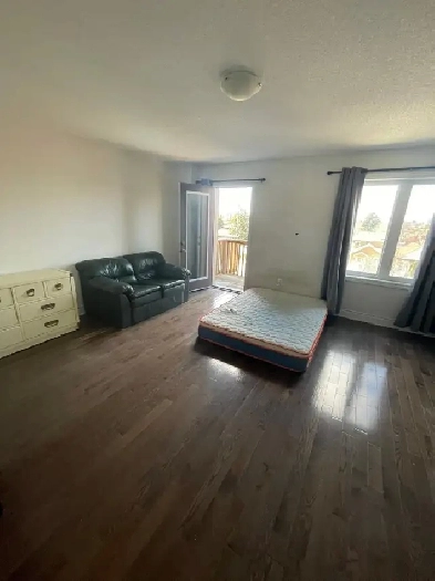 1st Fl,Studio,Eglinton/Keele,Parking,New Home,Young Professional Image# 1