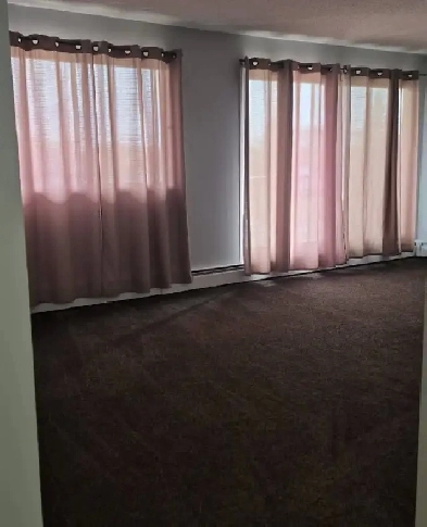 MULTIPLE 1 BEDROOM UNITS AVAILABLE  ASAP $1050/month Image# 1