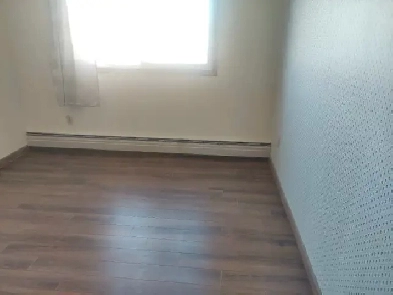 Female roommate Wanted – private room furnished Image# 7