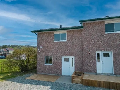 FOR RENT - 3 Bedroom Townhouse in Webbwood Image# 3