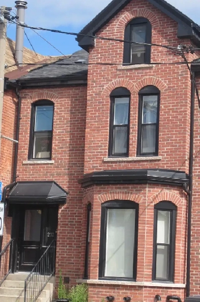 2 Bdrm Apt - Renovated - Main Floor (for Sept 1/25) Image# 1