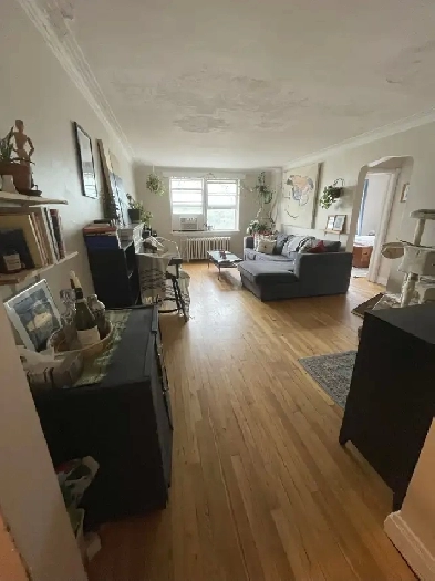 Beautiful 2-Bedroom unit- Great Location-Available October 1st! Image# 7