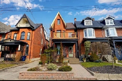 650 sq ft Furnished Unit - Roncesvalles - Parking & Backyard Image# 1