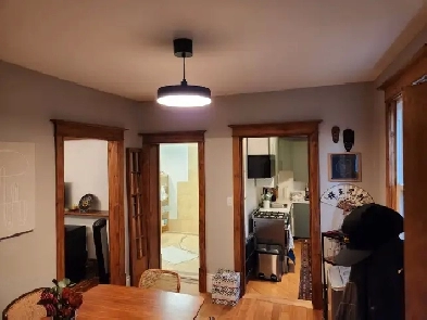 1 bdr near High Park - West End Image# 1