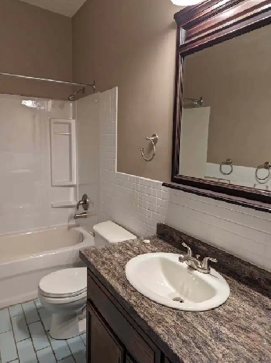 LARGE SPACIOUS ONE BEDROOM ALL INCLUSIVE Image# 3