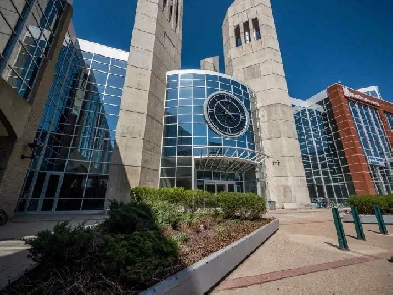 CENTRAL LOCATION, Bach., 1 Bdrm and 2 Bdrm SUITES Image# 2
