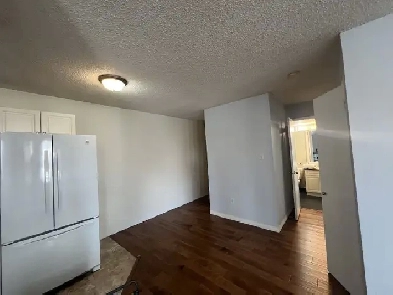 Beautiful clean 1B condo w optional parking, view SaturdayJuly26 Image# 21