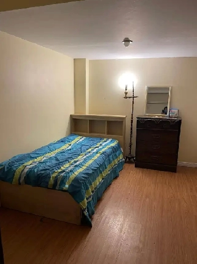 Rooms For Rent Near Royal Victoria Regional hospital Image# 4