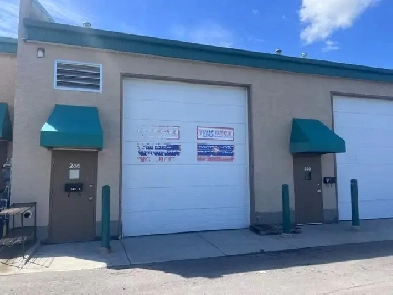 Warehouse in NE Calgary for rent, $3000 / per month Image# 2