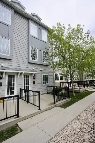 Bridgwater Forest Townhome| 3 Bed   2.5 Bath | 1 Garage Image# 8