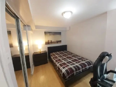 Room with private bathroom for rent 5 mins to UTM for students Image# 6
