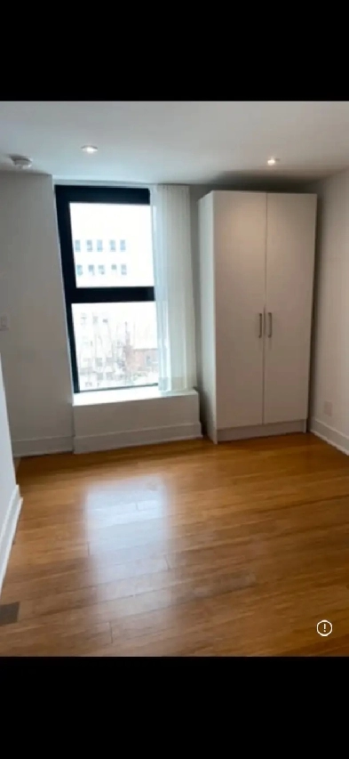 DT 1212 new two bedrooms condo is seeking a roommate Image# 5