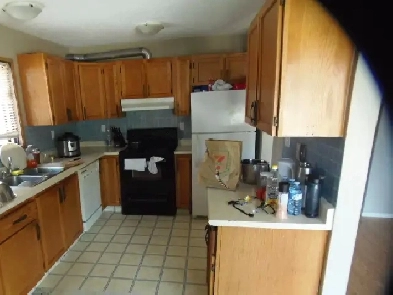 two bedroom main floor house for rent available immediately Image# 1