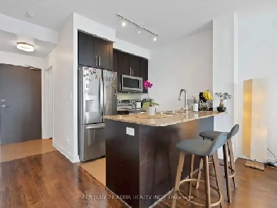 Spacious 1 Bedroom   Den Condo for Rent, near Square ONE Image# 10
