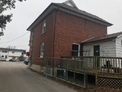 Entire 4 bed house close to University of Toronto Scarborough Image# 1