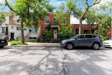 Beautifully renovated 2 bedroom   large double living room Image# 1