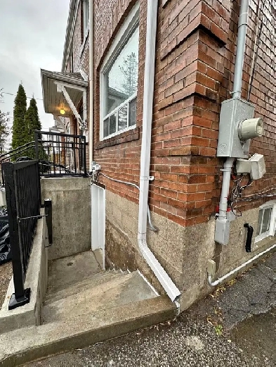 House - 1 Bed, 1 Bath Image# 1