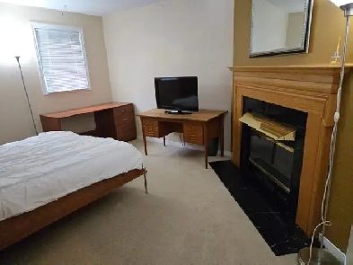 coop-leaving room available September 1 Image# 3