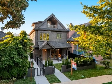 Brand New 4-Bedroom 1/2 Duplex in Prime Vancouver Location! Image# 4