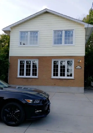 5 Bedroom 3 Bathroom House on Oxford St Utilities Included Image# 1