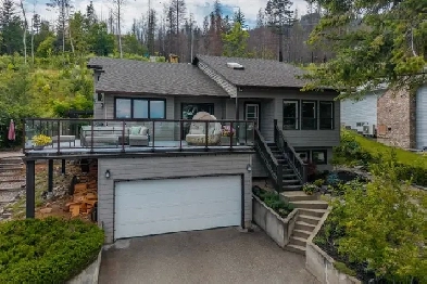 Shuswap Semi-lakeshore Home For Sale in Scotch Creek Image# 11