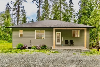 Home for Sale in Anglemont Estates Image# 3