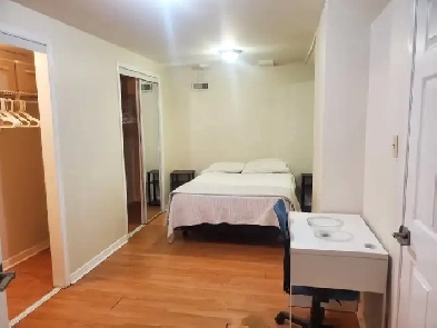 Private basement bedroom Image# 1