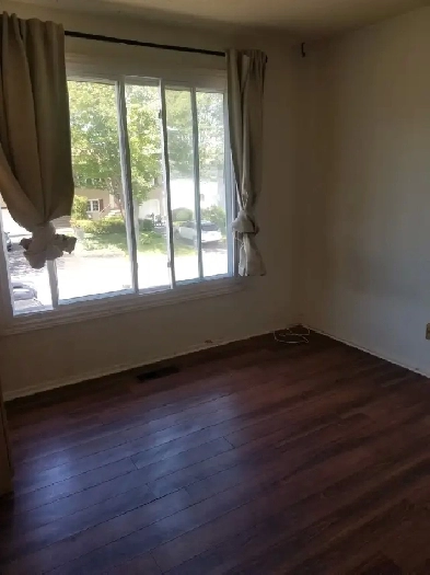 Room for rent near Algonquin College / Craig Henry Area Image# 2