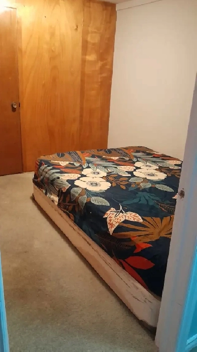 Room Near Clarkson Merrow Road Mississauga Image# 3