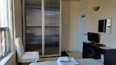 Furnished Downtown Rooms, Studios and Condos Image# 7