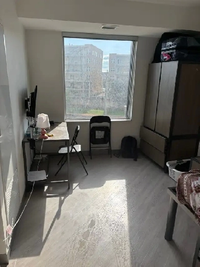 1 shared bedroom Image# 3