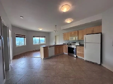 DREAM LOCATION / DREAM VIEW / DREAM SUITE ! FOOTHILLS LIVING ! Image# 9