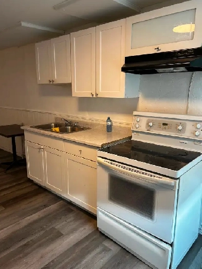 Bachelor appointment with own kitchen and bathroom with big stor Image# 6