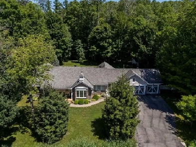 Executive Bungalow on Large Lot Image# 10