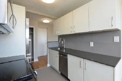 Two bedroom, Eglinton and DVP - ID 4067 Image# 1