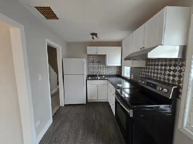 HOUSE FOR RENT  3 bdrm 1 bath, fenced yard, laundry Image# 1