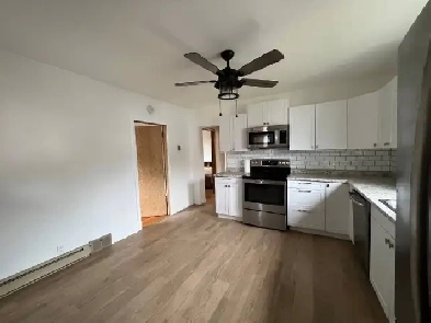 Upper- 368 Dufferin Street Image# 12