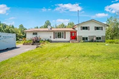 Dream Country Retreat! 4-Bed, 4-Bath Home with Pool & Privacy Image# 12