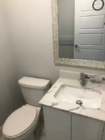 September 1 Large 2 Level 2 BDR Townhouse  Allan Street Heat Inc Image# 2