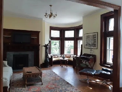 Downtown Elegant-Sunny Condo 1 1 - Adj Park- Avail Imd $2575/m Image# 3