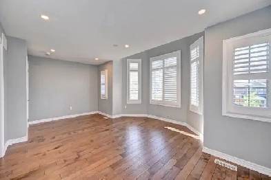 A huge private room with an attached bathroom in Cambridge. Image# 1