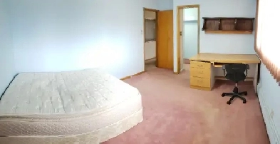 Room for Rent with Private Toilet 15mins bus to U of M or MITT Image# 1